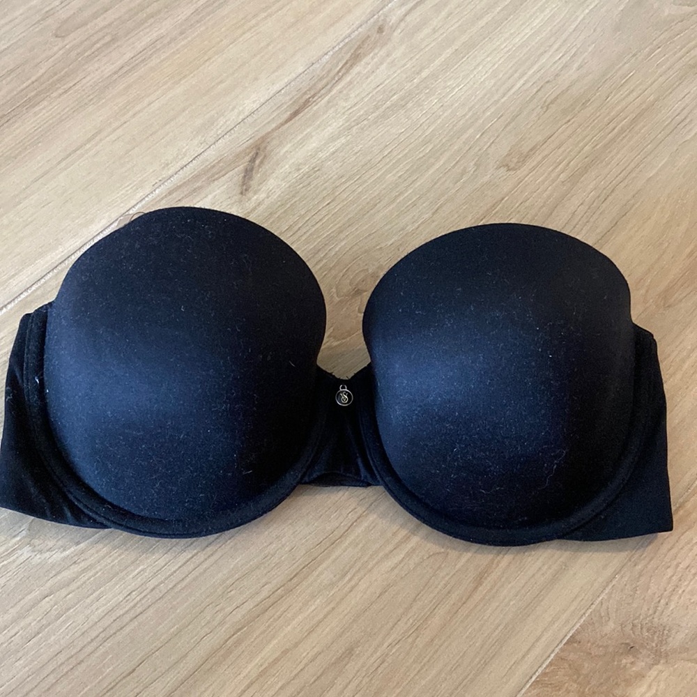 Victoria Secret lined strapless bra